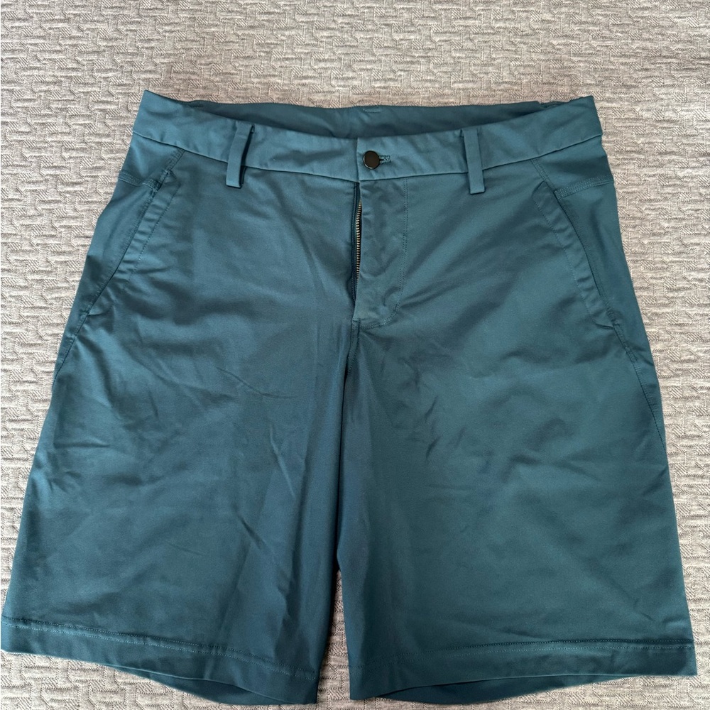 lululemon athletica Men's Blue Flat Front Shorts